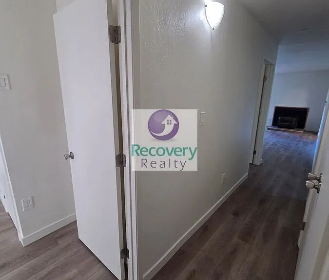 24245 Grand View Ave — Photo 19