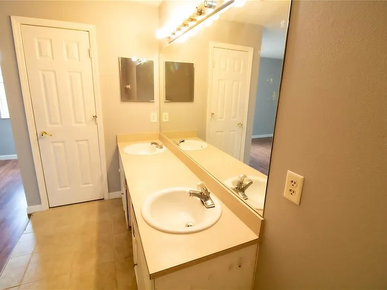 410 Australian Way — Photo 12