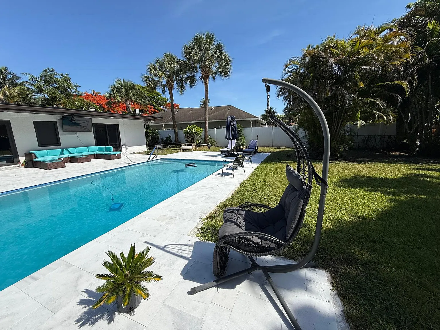 5 bed, 2174 sqft, $5,500 — Photo 1