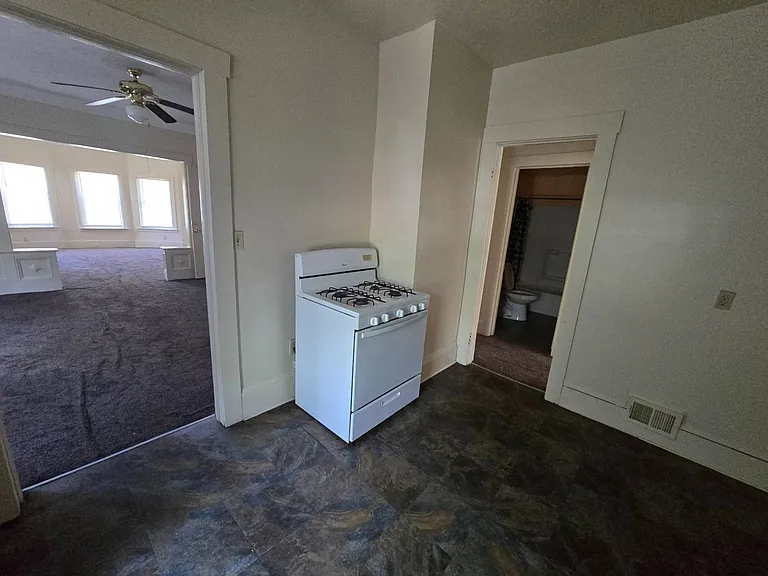 10808 St Clair Ave, Cleveland, OH 44108 — Photo 13