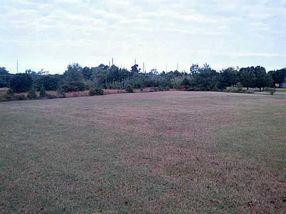 4th image of 4825 Robin Hill Ln #4