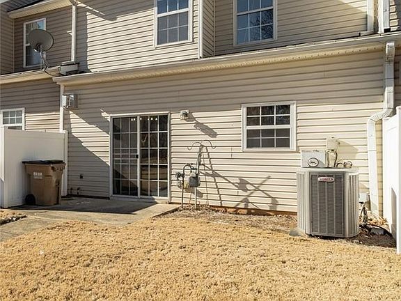 2nd image of 520 Dragonfly Ct