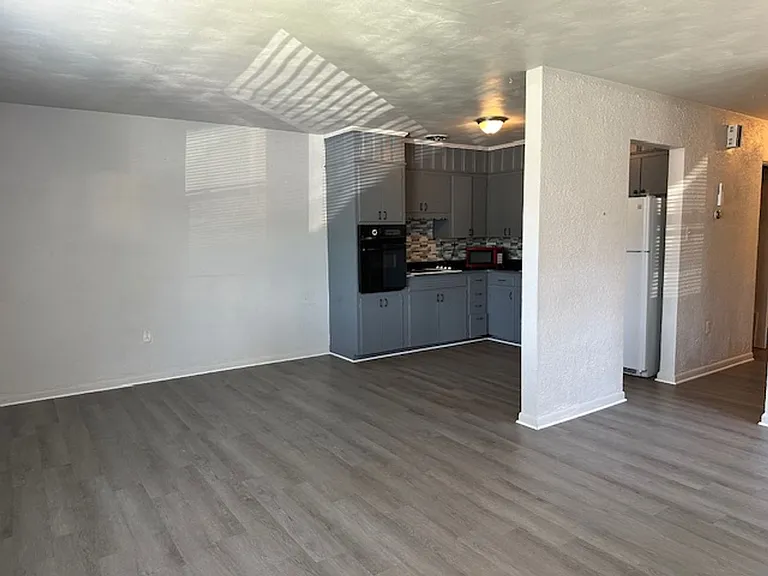 4 Boeing Rd #4A — Photo 4