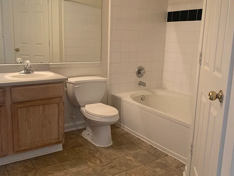 Wesley St. Claire Apartments at Lawrenceville — Photo 105