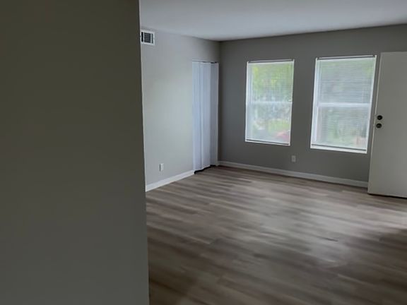 3rd image of 325 W I St APT D