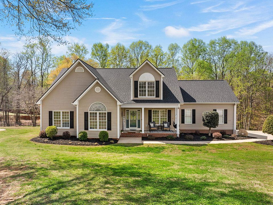 1st image of 609 Nicholas Austin Ln