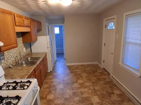 268 Hampden Street, 268 Hampden St APT 2R, Chicopee, MA 01013