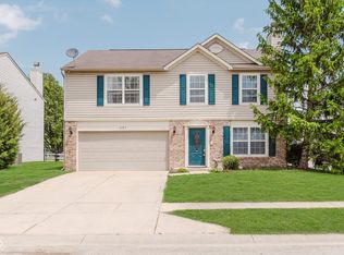 6703 Wimbledon Dr, Zionsville, IN 46077