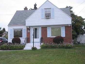 1st image of 194 Cambridge Ave