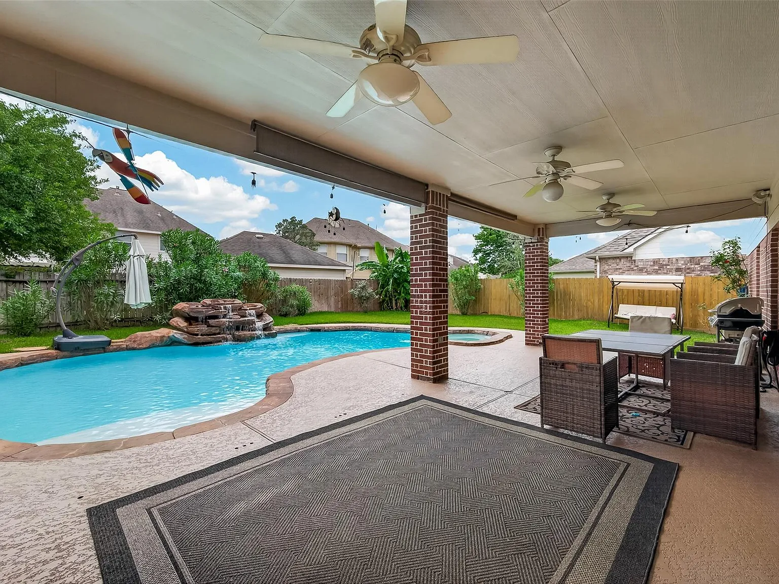 5 bed, 3.5 bath, 3965 sqft, $4,200 — Photo 4