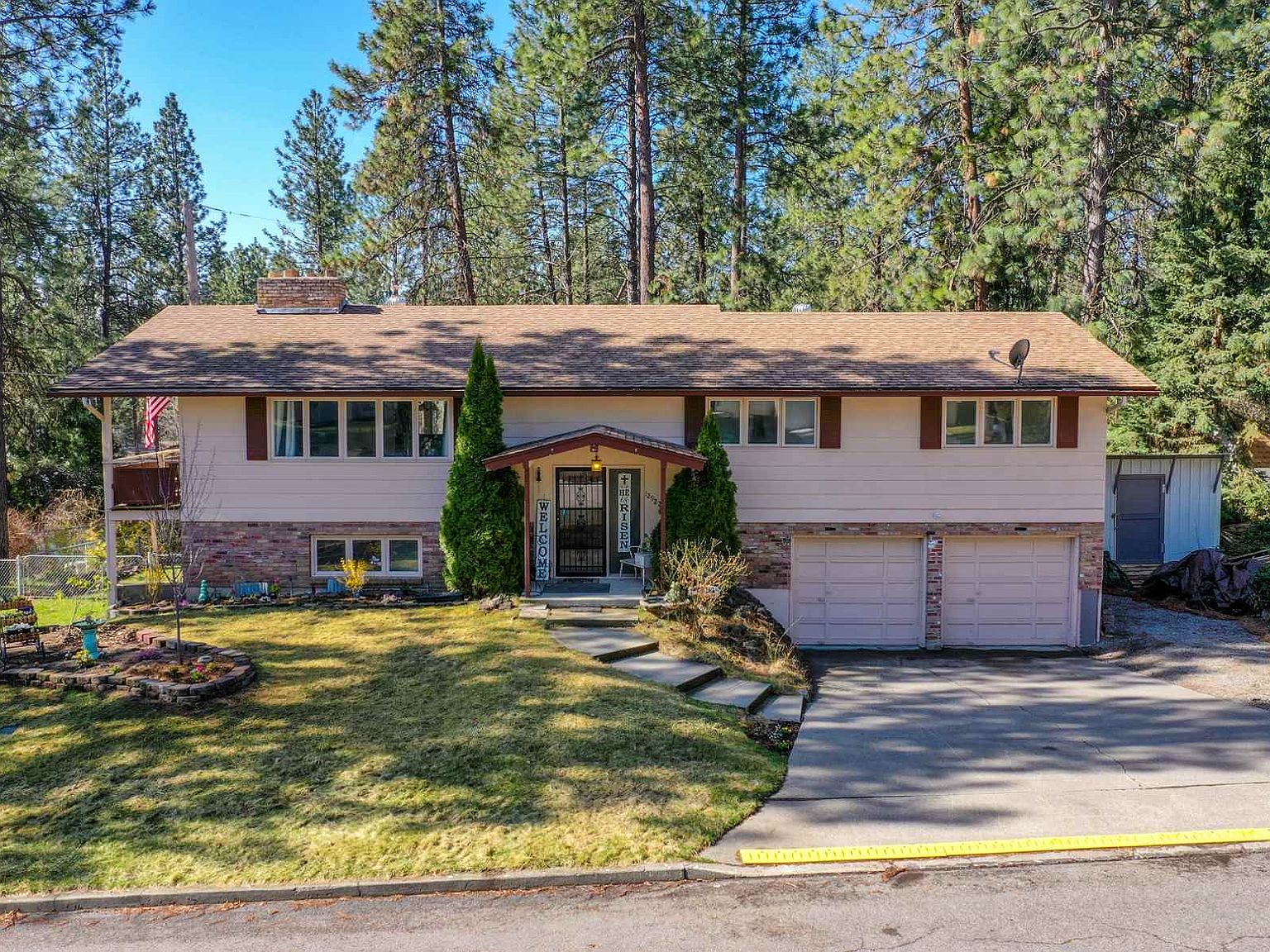 12922 E Guthrie Dr Spokane Valley Wa 99216 Zillow