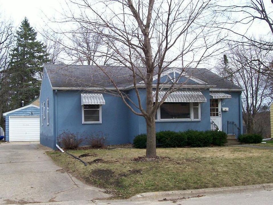 1st image of 912 Cedar Ave