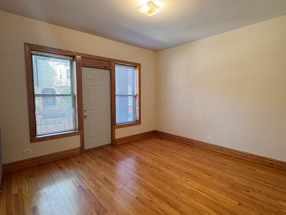 1st image of 5402-5406 S Woodlawn Ave #1165-1