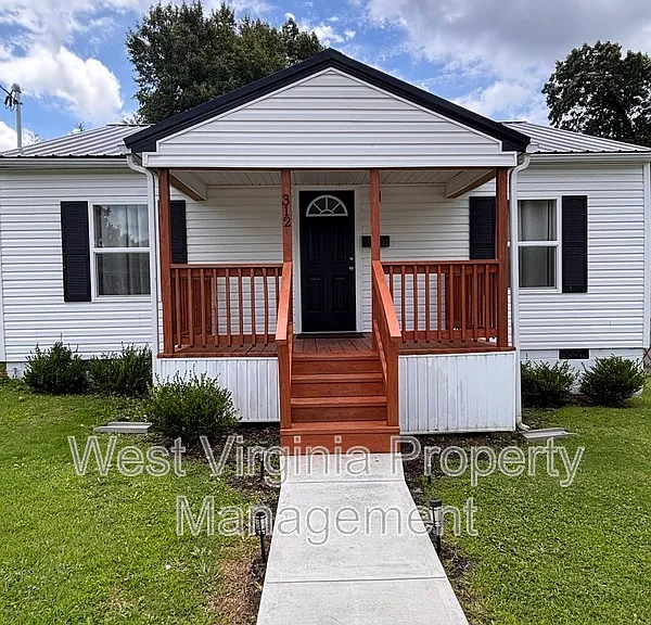 312 Highland St — Photo 1