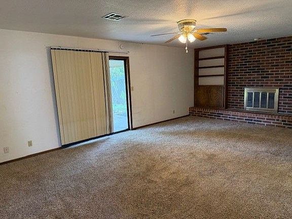 2nd image of 1520 E Prospect Ave