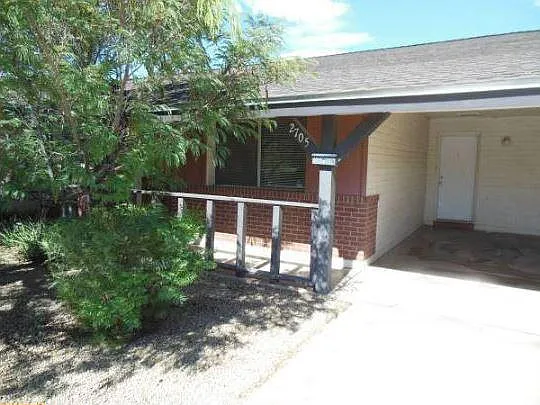 4 bed, 1672 sqft, $2,495 — Photo 2