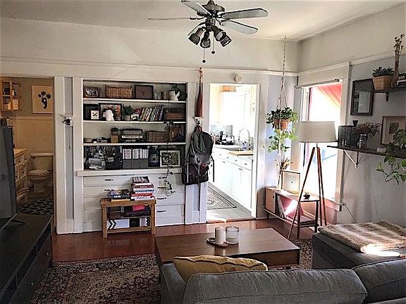 3rd image of 528 Anderson Pl #5