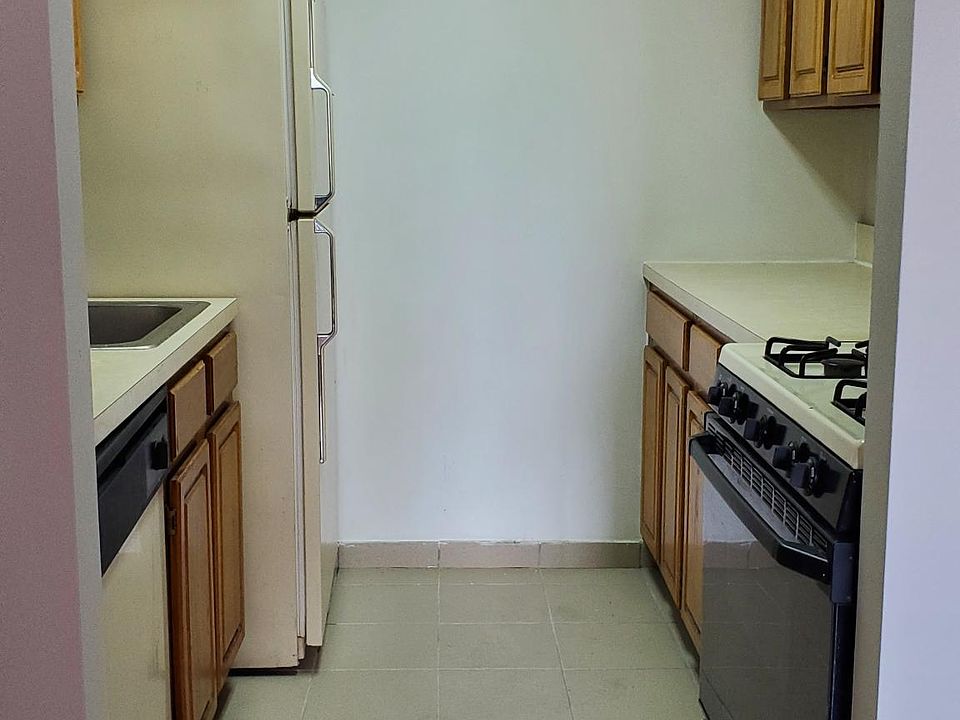1st image of 13602 Northern Blvd #4