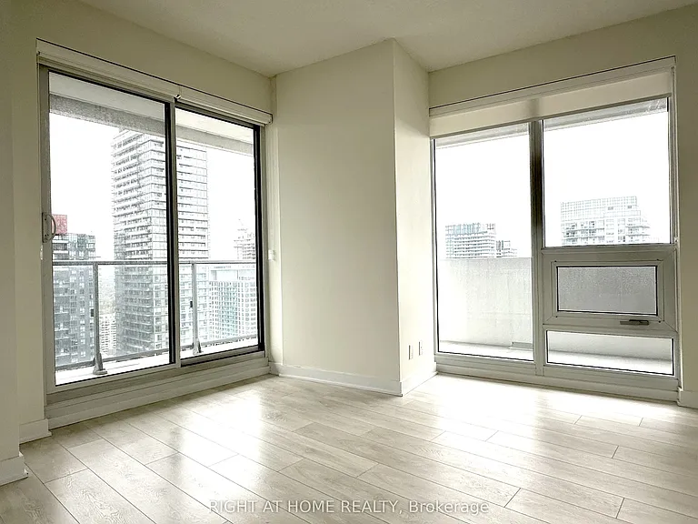 2221 Yonge St #3102 — Photo 14
