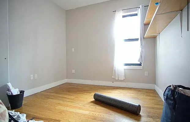 Rented by Lockbox Realty | media 16