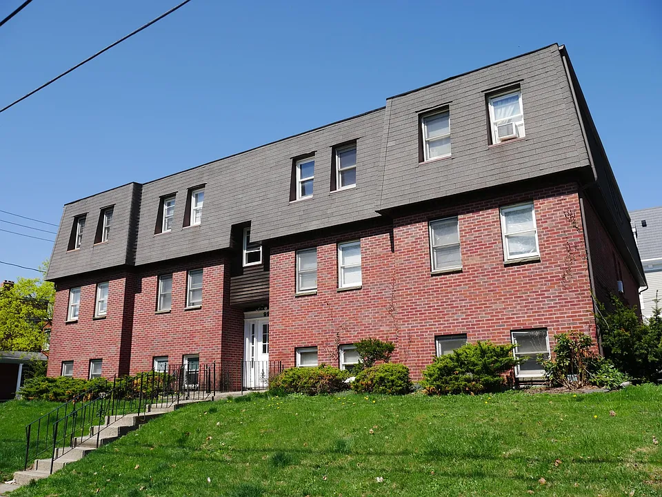 99 S Lake Ave #9