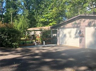 75 Dogwood Ct, Tryon, NC 28782