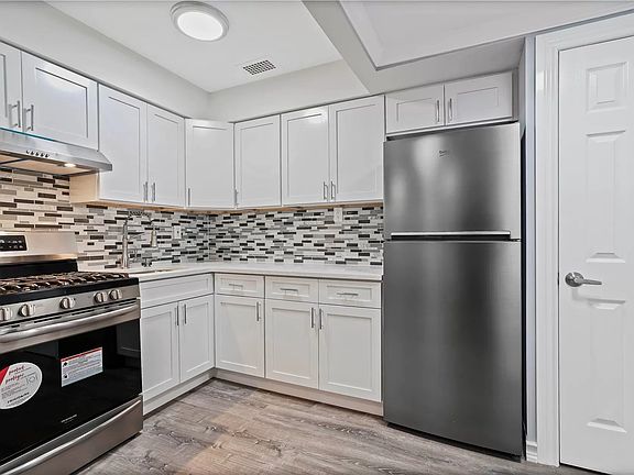 3rd image of 15323 78th St APT B