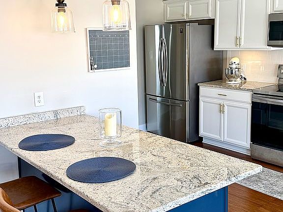 5th image of 122 Unity Sq