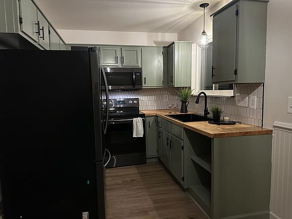 3rd image of 7306 Meadowland Dr