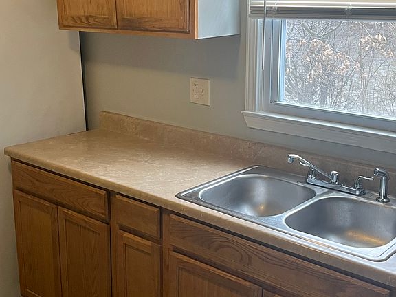 3rd image of 1319 Tioga Ave