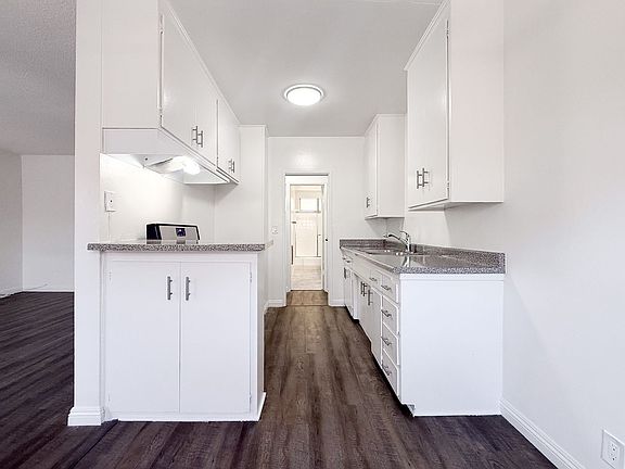 4th image of 12550 Burbank Blvd APT 8