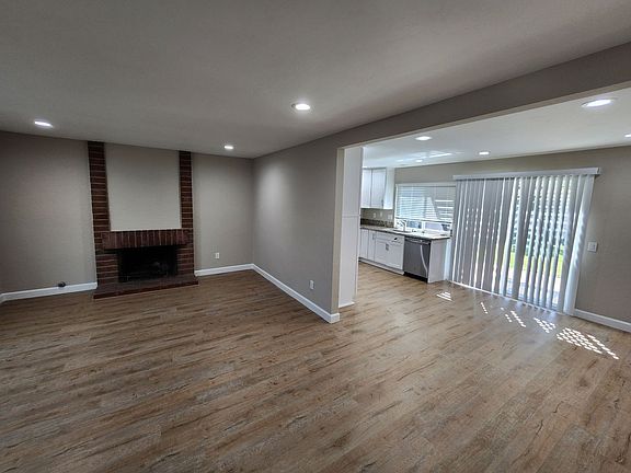 5th image of 9041 Dewsbury Ave