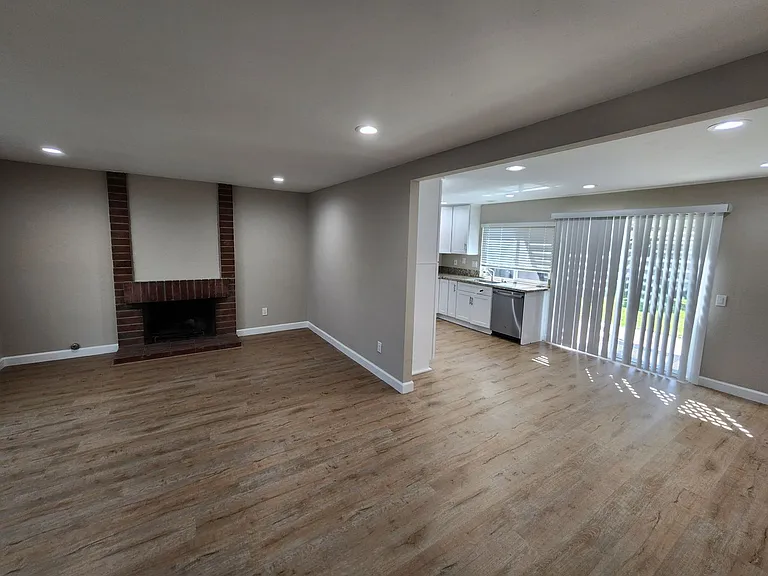 9041 Dewsbury Ave — Photo 5