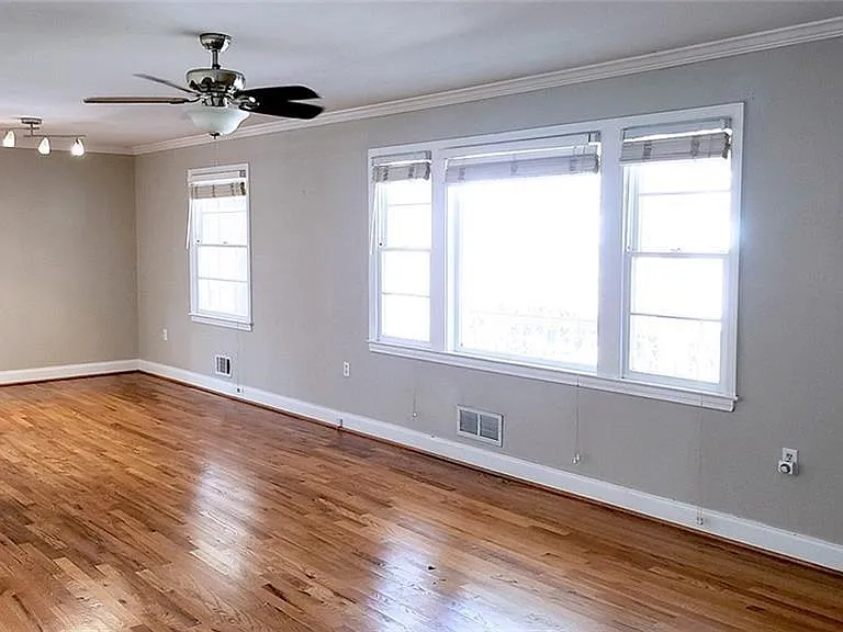 3022 Templewood Dr NE — Photo 3