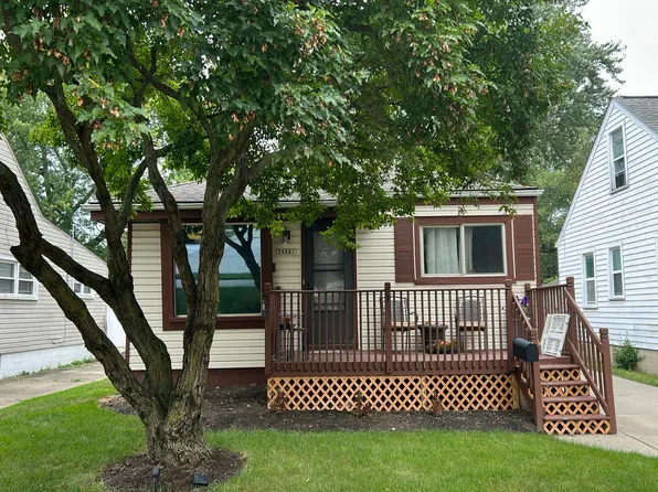 24851 Grove Ave, Eastpointe, MI 48021