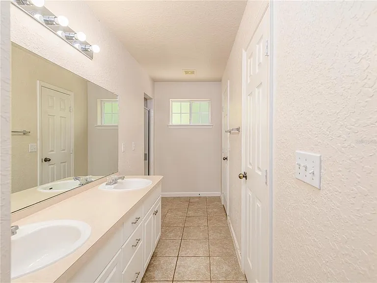 16322 Parkstone Palms Ct — Photo 15