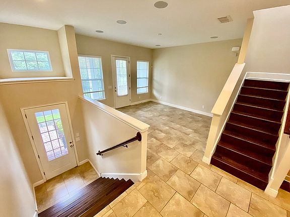 2nd image of 541 Lanark Ct