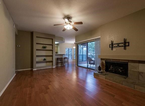 The home itself has a great flow with a good sized living area outfitted with low maintenance laminate wood look flooring.