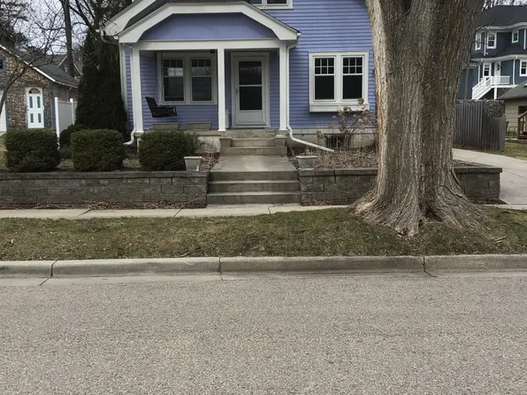 W59N457 Hilgen Ave, Cedarburg, WI 53012