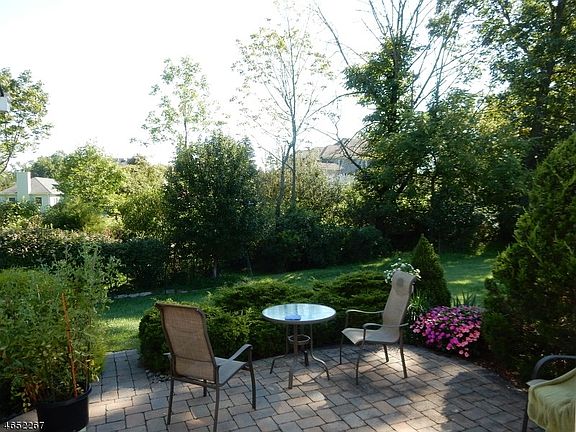 3rd image of 44 Brandywyne Dr #44