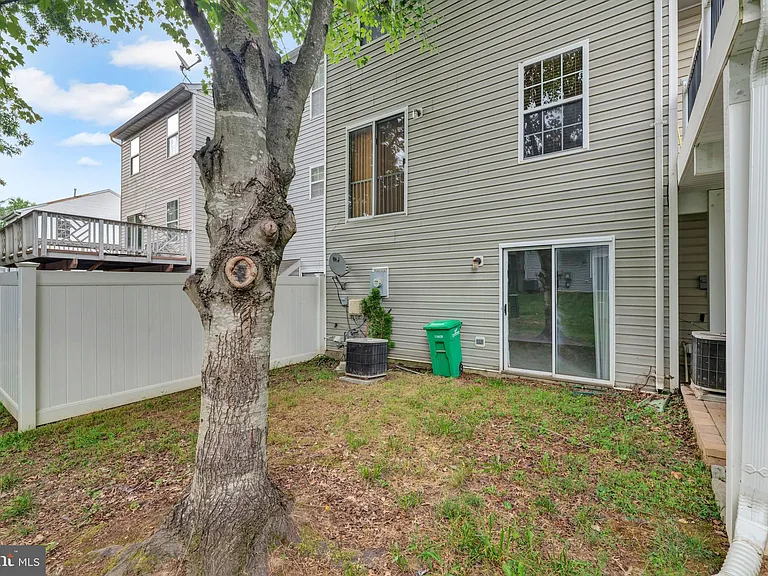2406 Lemontree Ln — Photo 40