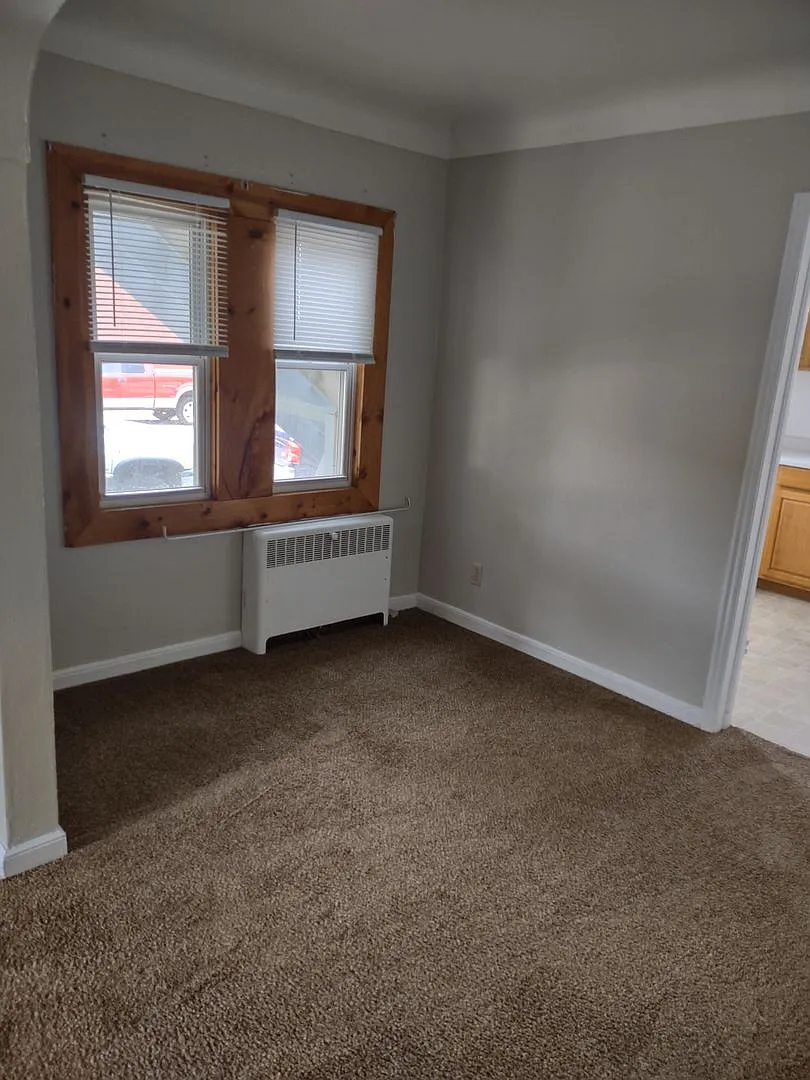 210 2nd St. SE — Photo 3