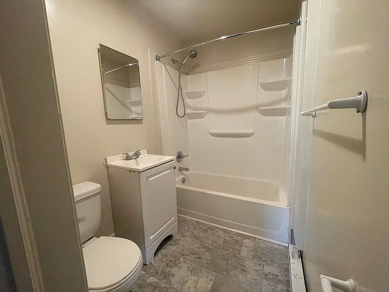 126B Suffolk Ave — Photo 12