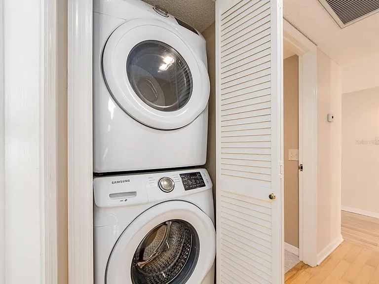 690 Island Way #404 — Photo 23