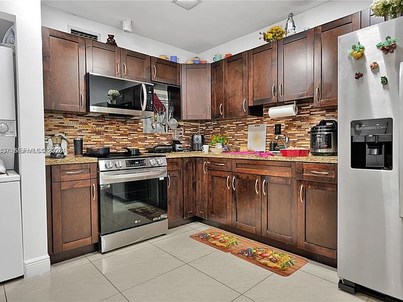 5th image of 7225 SW 21st St