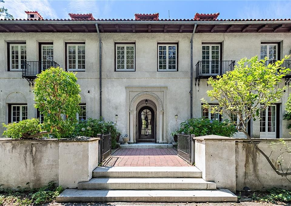 460 Rochambeau Ave, Providence, RI 02906 Zillow