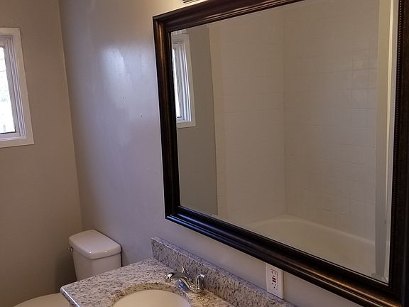 5th image of 734 Glenhaven Dr