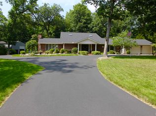 27 Waldheim Rd, Morton, IL 61550