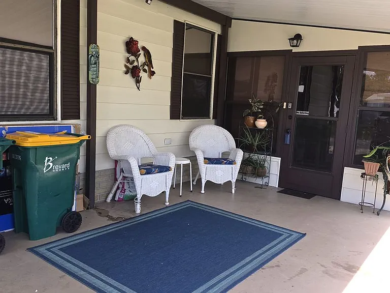 259 S Dolphin Cir — Photo 4