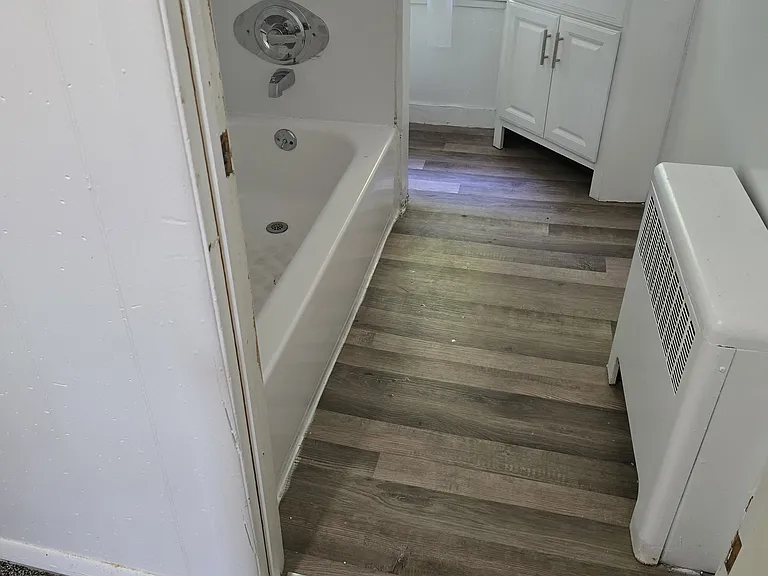 111 La Grange St — Photo 8